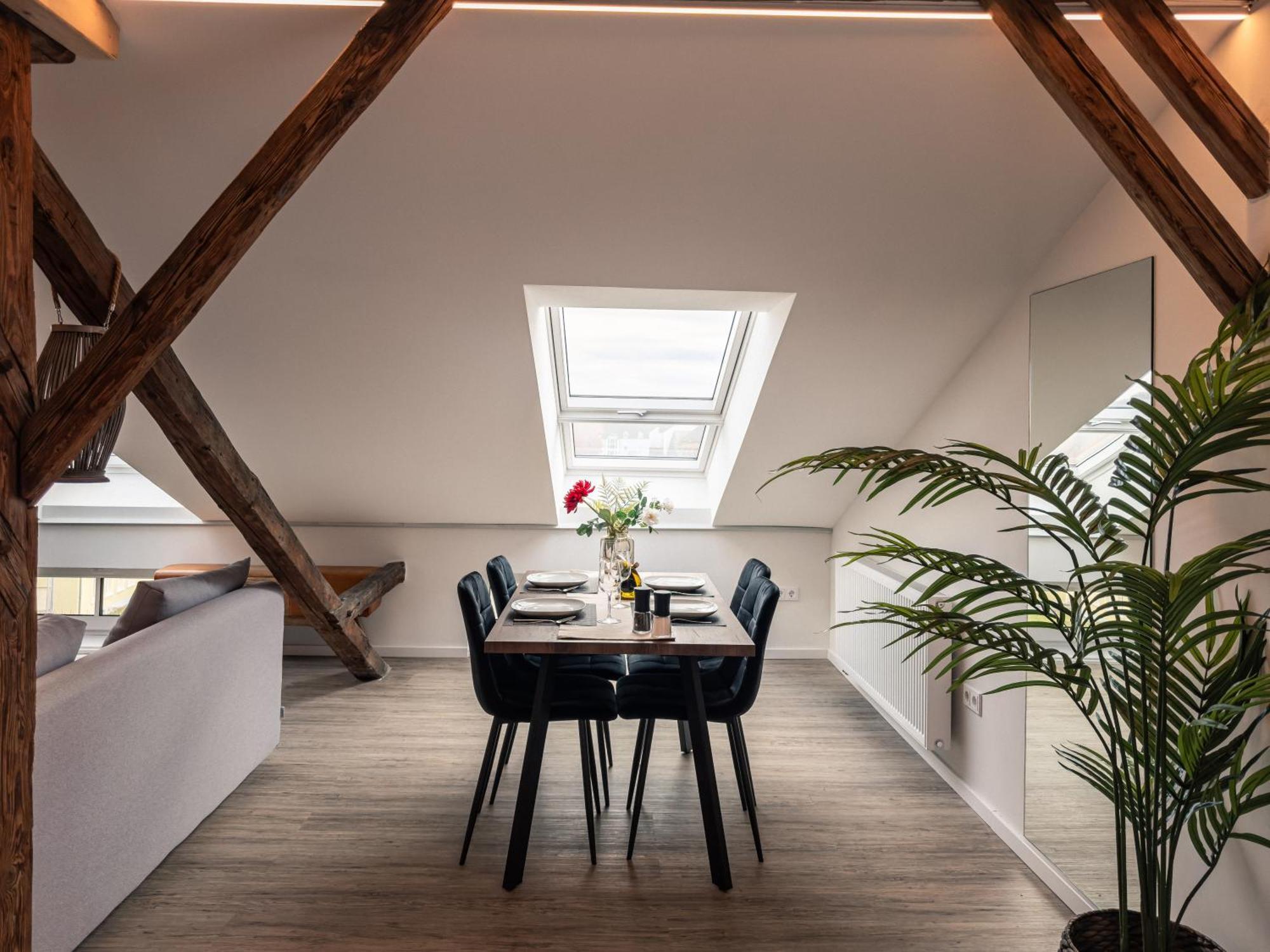Crest - Riverside Lofts Mit Parken I Balkon I Kueche I Regendusche Pasawa Zewnętrze zdjęcie